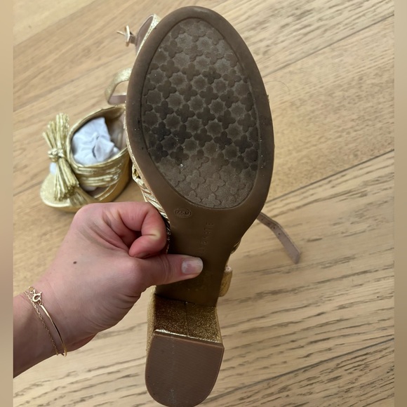 Kelly & Katie Gold Heather Sandal - Picture 4 of 4